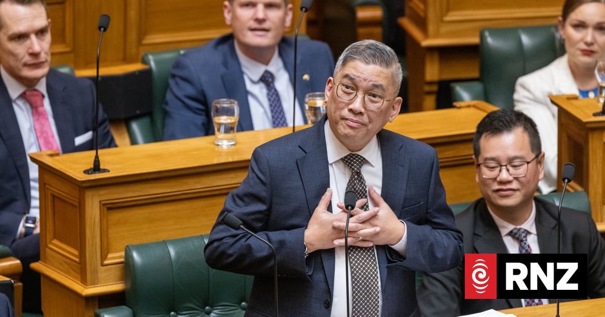Paulo Garcia delivering his valedictory speech in the New Zealand Parliament